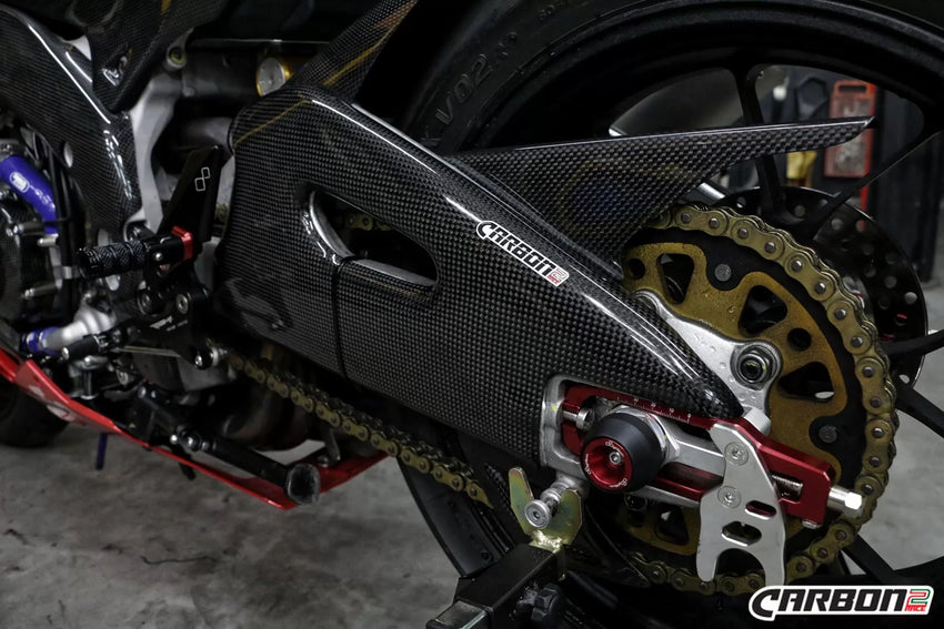 APRILIA Tuono V4 1000 / 1100 RR 2011-2020 Carbon Fiber Lower Chain Guard (Sharky)